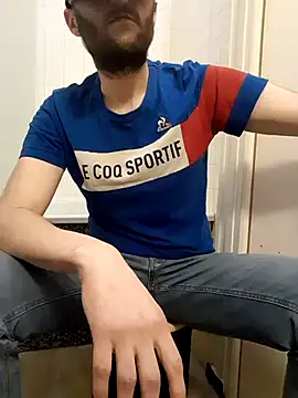 Snapshot of 80julien chatting on January 12, 2026, 3:41 pm 80julien online show from January 12, 2026, 3:41 pm