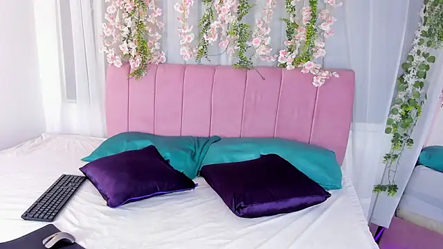 nicky bonny18 online show from February 12, 2026, 12:05 pm