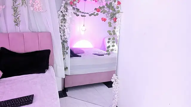 nicky bonny18 online show from February 26, 2026, 12:49 pm