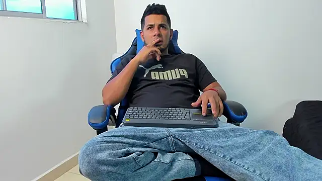 Snapshot of Kiltrohot chatting on January 31, 2026, 10:52 pm Kiltrohot online show from January 31, 2026, 10:52 pm