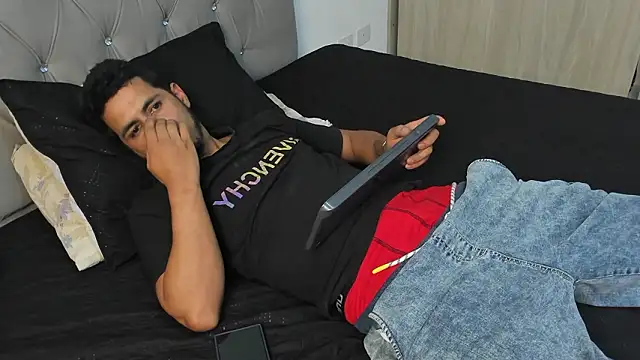 Snapshot of Kiltrohot chatting on February 27, 2026, 12:00 am Kiltrohot online show from February 27, 2026, 12:00 am