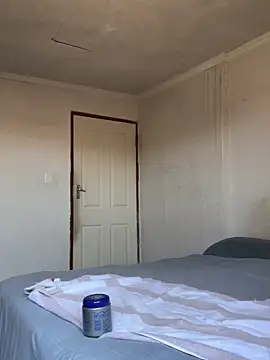 Snapshot of HotTwink_ZAR chatting on February 7, 2026, 9:17 am HotTwink ZAR online show from February 7, 2026, 9:17 am