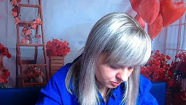 Snapshot of VeronicaSvitt chatting on April 10, 2026, 12:45 pm VeronicaSvitt online show from April 10, 2026, 12:45 pm