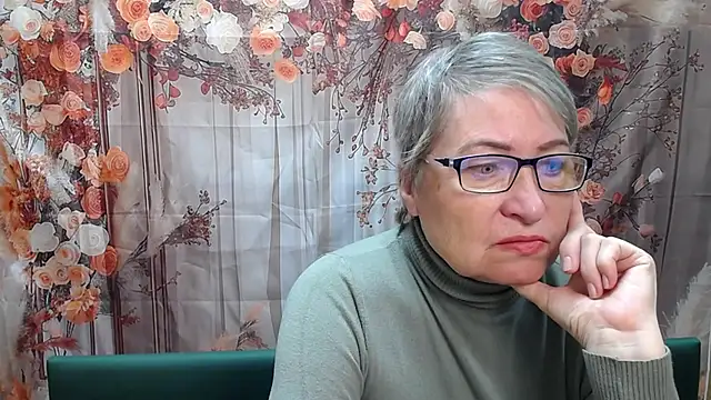 Snapshot of VeronicaSvitt chatting on April 1, 2026, 5:09 am VeronicaSvitt online show from April 1, 2026, 5:09 am