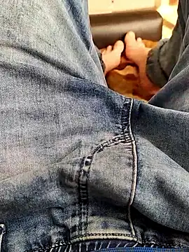 Snapshot of Ivan9iutt chatting on April 5, 2026, 6:42 am Ivan9iutt online show from April 5, 2026, 6:42 am