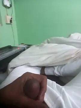 Snapshot of deshi9inch9 chatting on January 31, 2026, 8:18 pm deshi9inch9 online show from January 31, 2026, 8:18 pm