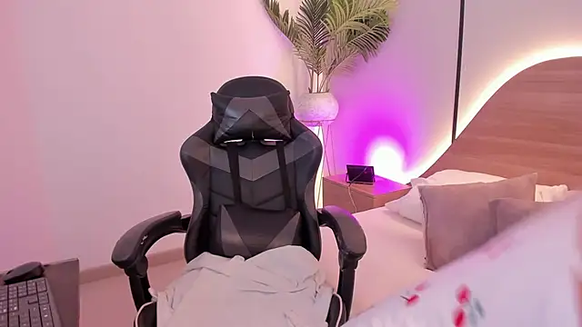 Snapshot of cataleya_castle chatting on February 25, 2026, 12:16 pm cataleya castle online show from February 25, 2026, 12:16 pm