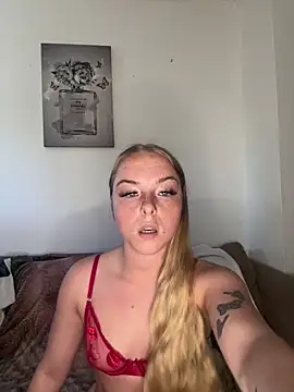 Bayleighjohnson18 online show from May 13, 2026, 11:17 am