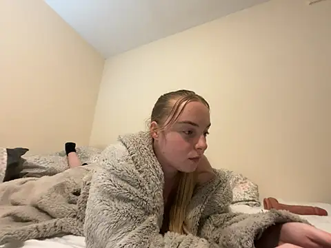 Bayleighjohnson18 online show from January 14, 2026, 5:05 pm