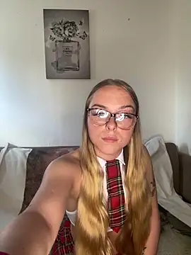 Bayleighjohnson18 online show from May 14, 2026, 11:07 am