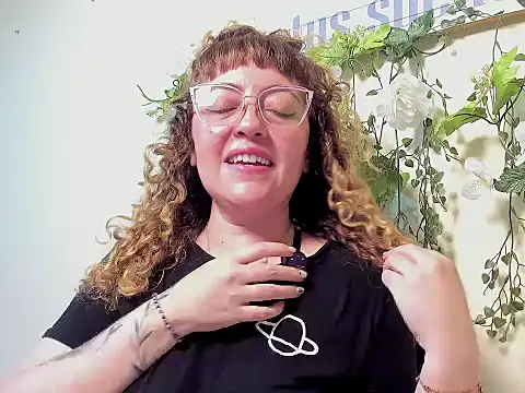 Snapshot of ANASTASIA_SWEETT chatting on February 23, 2026, 10:43 pm ANASTASIA SWEETT online show from February 23, 2026, 10:43 pm