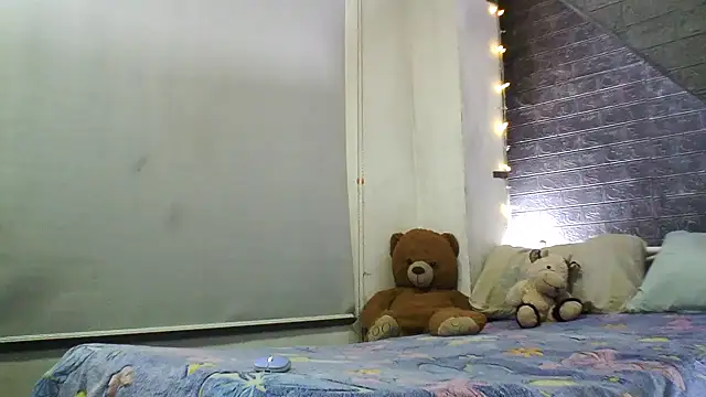 Xxxcerezita14 N online show from April 4, 2026, 11:55 pm