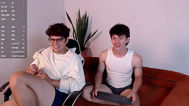 DarrenColleen online show from February 8, 2026, 3:04 am