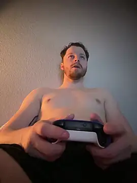 Issa Crazed online show from February 9, 2026, 8:34 am