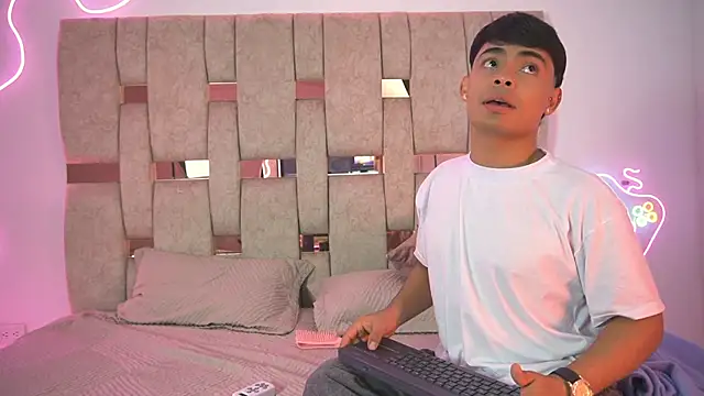 Snapshot of LiamJaxon chatting on February 6, 2026, 3:57 am LiamJaxon online show from February 6, 2026, 3:57 am