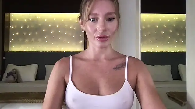 Snapshot of Stella_muse chatting on April 22, 2026, 10:22 am Stella muse online show from April 22, 2026, 10:22 am
