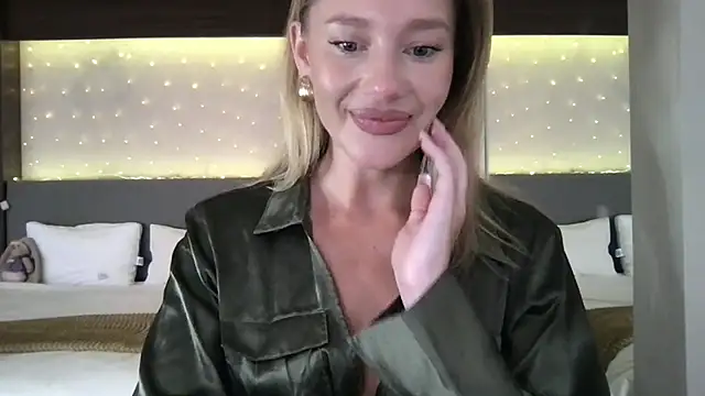 Stella muse online show from March 31, 2026, 3:30 am