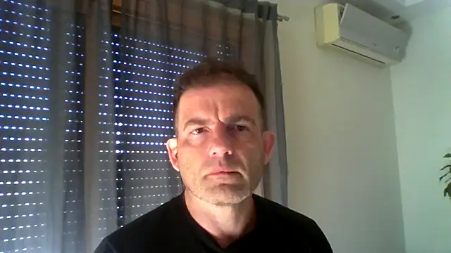 Snapshot of _grj1 chatting on April 23, 2026, 8:32 am grj1 online show from April 23, 2026, 8:32 am