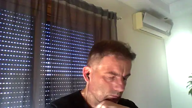 Snapshot of _grj1 chatting on April 24, 2026, 7:43 am grj1 online show from April 24, 2026, 7:43 am