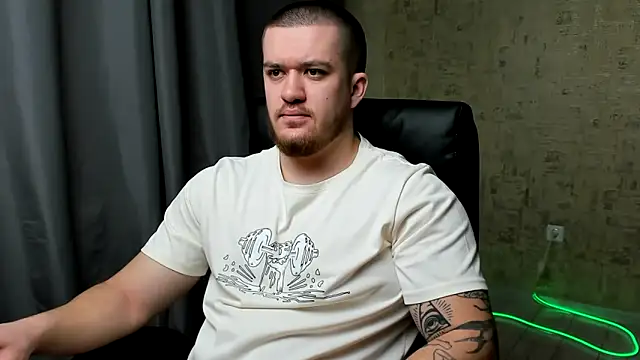 Snapshot of Well_boy chatting on February 12, 2026, 8:08 pm Well boy online show from February 12, 2026, 8:08 pm