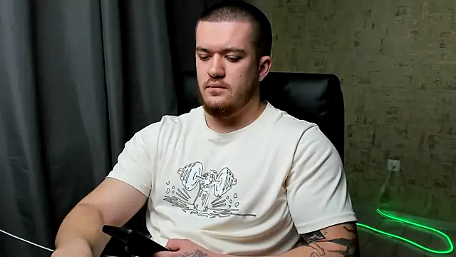 Snapshot of Well_boy chatting on February 14, 2026, 7:03 pm Well boy online show from February 14, 2026, 7:03 pm