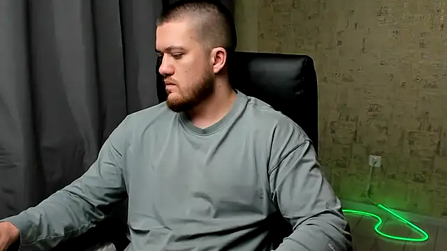 Snapshot of Well_boy chatting on January 12, 2026, 6:26 pm Well boy online show from January 12, 2026, 6:26 pm