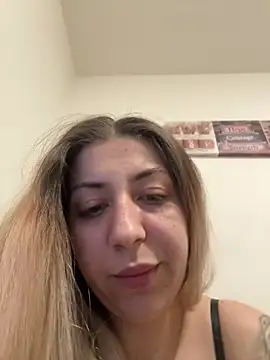 dalia0710 online show from March 8, 2026, 9:18 pm