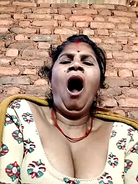 Hot di97 online show from March 8, 2026, 2:04 am