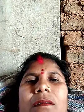 Snapshot of Hot_di97 chatting on February 15, 2026, 7:51 am Hot di97 online show from February 15, 2026, 7:51 am