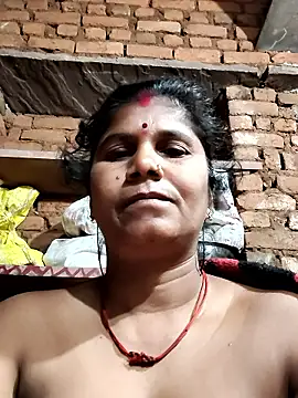 Snapshot of Hot_di97 chatting on February 5, 2026, 7:43 pm Hot di97 online show from February 5, 2026, 7:43 pm