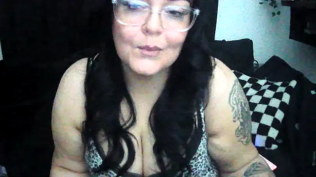 Snapshot of Miss_CurvesXXX chatting on February 11, 2026, 6:13 am Miss CurvesXXX online show from February 11, 2026, 6:13 am