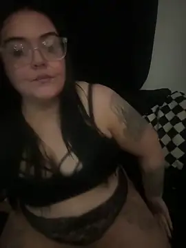 Snapshot of Miss_CurvesXXX chatting on February 16, 2026, 6:28 pm Miss CurvesXXX online show from February 16, 2026, 6:28 pm