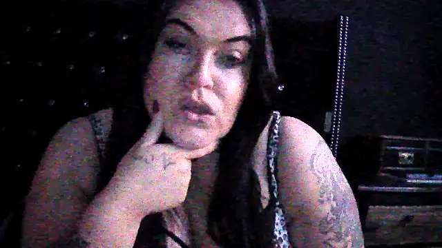 Snapshot of Miss_CurvesXXX chatting on January 15, 2026, 11:30 pm Miss CurvesXXX online show from January 15, 2026, 11:30 pm