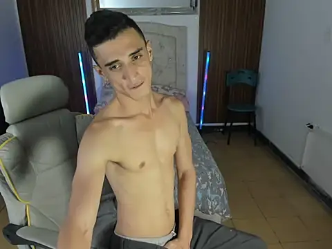 Snapshot of felipe_colinss chatting on February 15, 2026, 10:52 pm felipe colinss online show from February 15, 2026, 10:52 pm