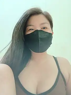 Lyly-68688 online show from May 24, 2026, 4:23 am