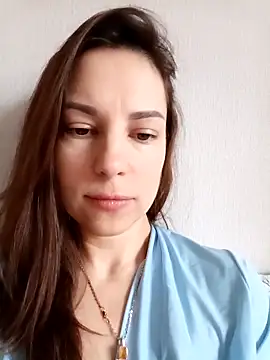 Snapshot of She-Moon chatting on February 6, 2026, 6:53 am She-Moon online show from February 6, 2026, 6:53 am