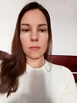 Snapshot of She-Moon chatting on January 19, 2026, 6:28 am She-Moon online show from January 19, 2026, 6:28 am