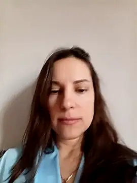 Snapshot of She-Moon chatting on February 17, 2026, 7:38 am She-Moon online show from February 17, 2026, 7:38 am