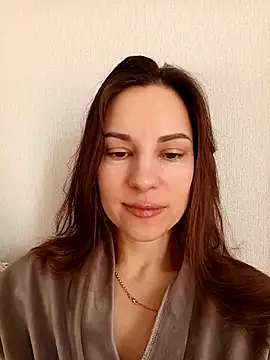 Snapshot of She-Moon chatting on February 22, 2026, 7:55 am She-Moon online show from February 22, 2026, 7:55 am