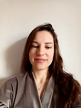 Snapshot of She-Moon chatting on February 13, 2026, 7:19 am She-Moon online show from February 13, 2026, 7:19 am