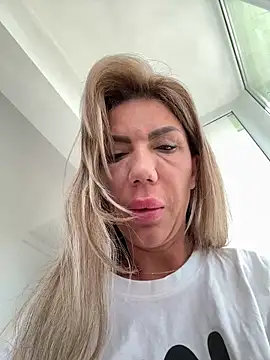 Missolevelvet online show from April 17, 2026, 8:06 am