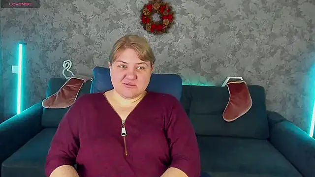 Snapshot of EmmaKanee chatting on January 12, 2026, 8:21 am EmmaKanee online show from January 12, 2026, 8:21 am