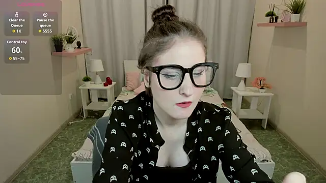 KiraDuvall online show from February 7, 2026, 7:44 pm