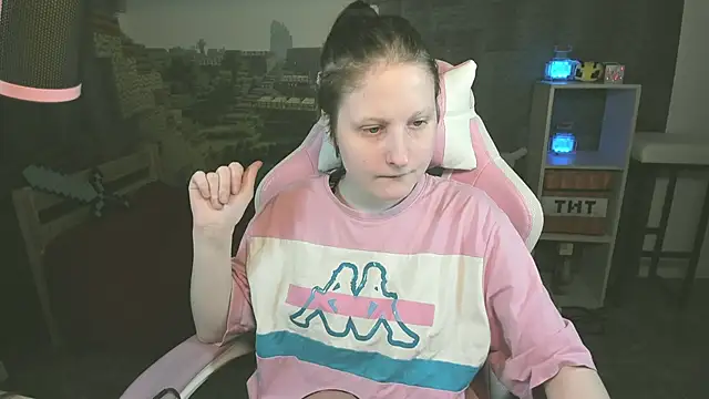 KiraDuvall online show from February 14, 2026, 5:02 pm