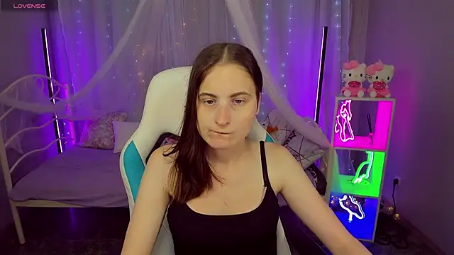 KiraDuvall online show from May 25, 2026, 6:06 pm