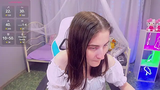 KiraDuvall online show from May 9, 2026, 4:32 pm