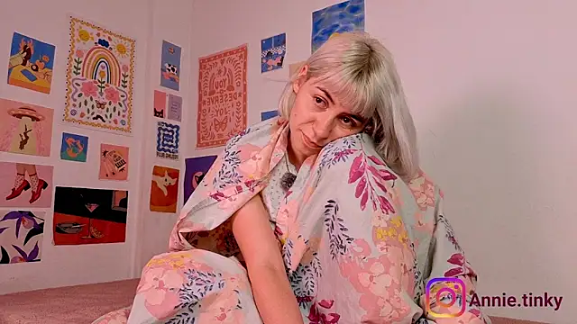 annieTinky0 online show from February 24, 2026, 12:33 am