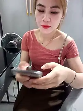 Snapshot of Llabi2k chatting on January 15, 2026, 3:04 pm Llabi2k online show from January 15, 2026, 3:04 pm