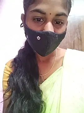 Snapshot of Tamil_Hot_RoyalQueen chatting on April 18, 2026, 12:24 am Tamil Hot RoyalQueen online show from April 18, 2026, 12:24 am