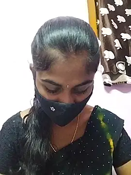Snapshot of Tamil_Hot_RoyalQueen chatting on April 16, 2026, 3:35 pm Tamil Hot RoyalQueen online show from April 16, 2026, 3:35 pm